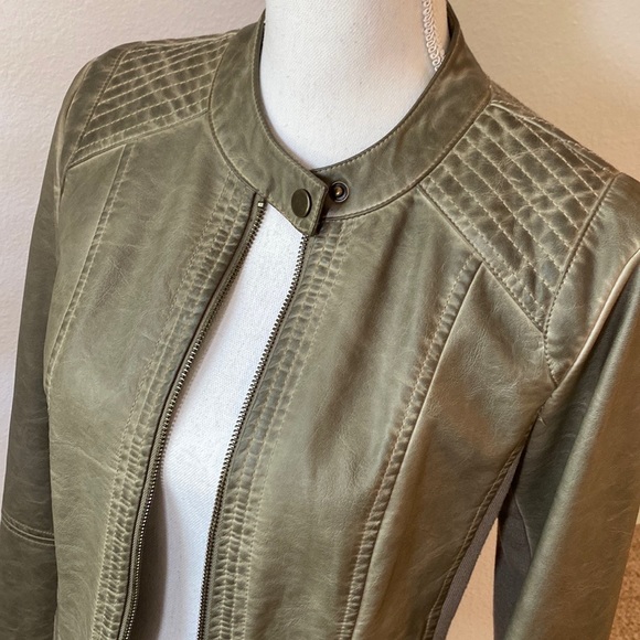 Cool Jacket! - Picture 4 of 10